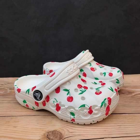 Crocs Baya Graphic Clog - Picture 8 of 16